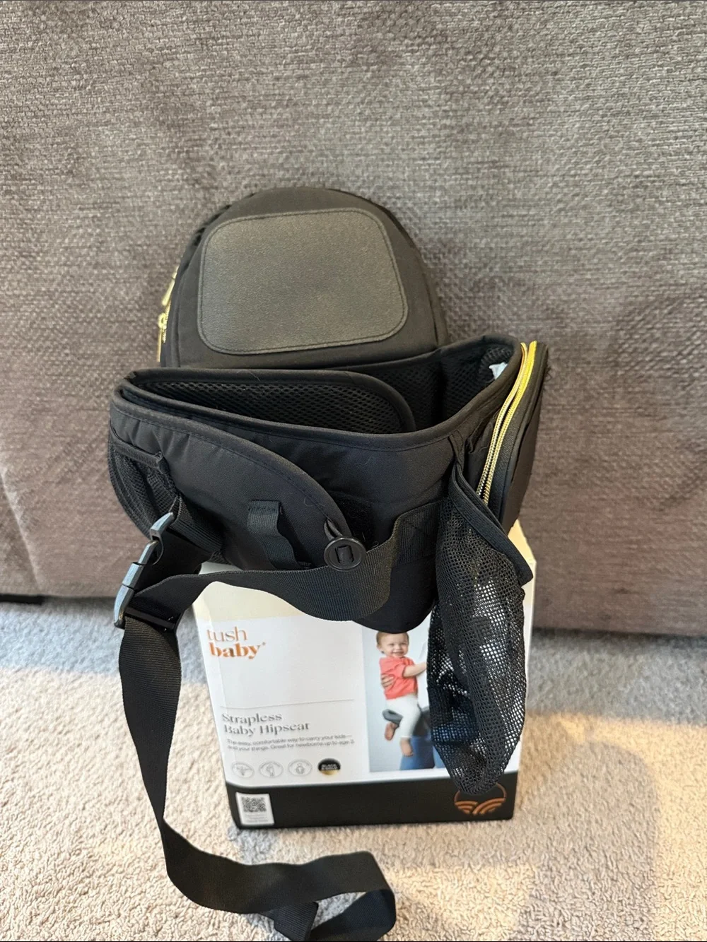 tushbaby Strapless Baby Hipseat - Black
